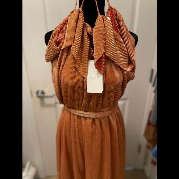 Brand new Vila Viparta Jumpsuit in orange. - Picture 2 of 7